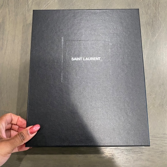 100% Authentic YSL New Jolie Wristlet - Picture 2 of 3